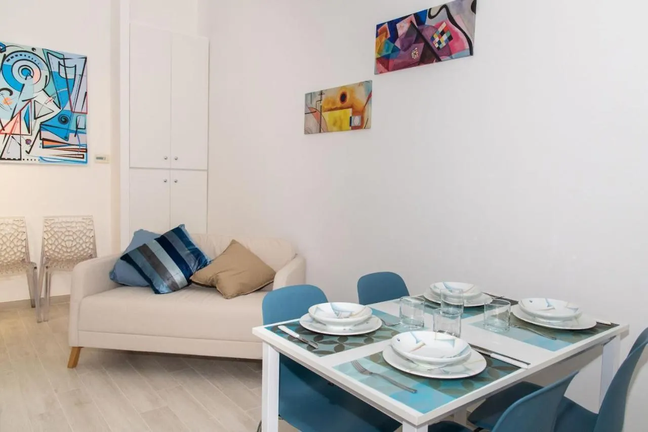 The Palm Sisters - Navigli, Bocconi Apartment Milan 0*,  Italy